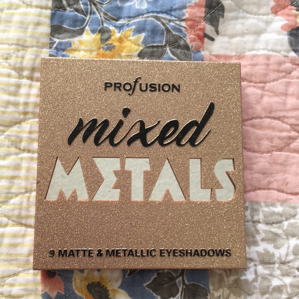 Profusion Mixed Metals eyeshadow palette: Amber